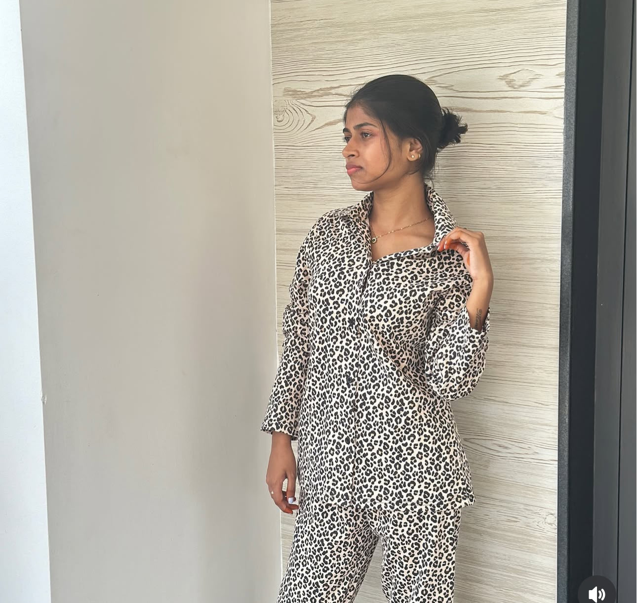 COLLAR NECK LEOPARD (3/4 set)